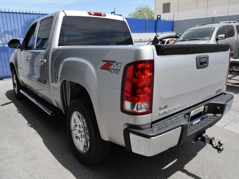 American Central Collision Center - Gallery Image